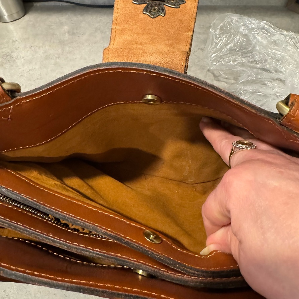 Patricia Nash Rosina Cut Out Tooled Leather Satchel Tan Gold! Beautifully Bag!! - Picture 11 of 13